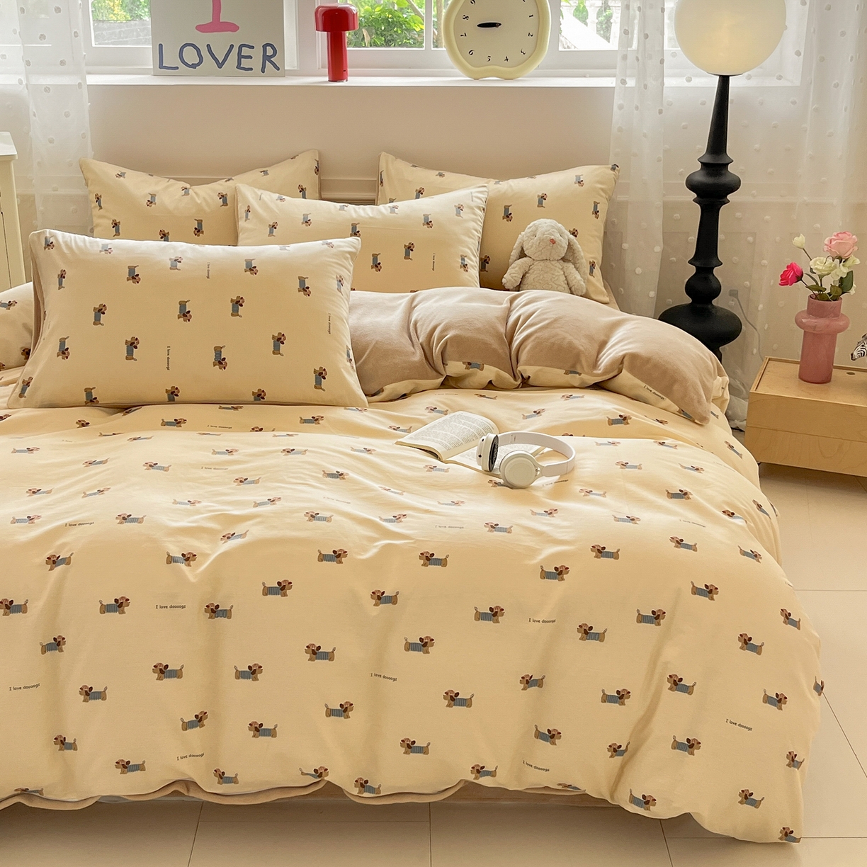 91家纺网 家纺一手货源 找家纺 吉象家纺 2025新款全棉牛奶绒印花四件套 棉绒-俏皮狗狗