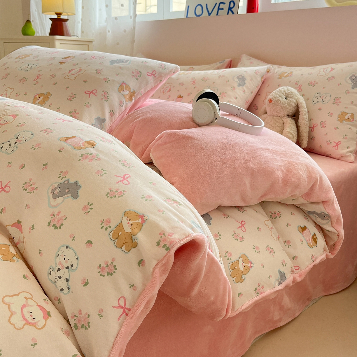 吉象家纺 2025新款全棉牛奶绒印花四件套 棉绒-碎花狗狗