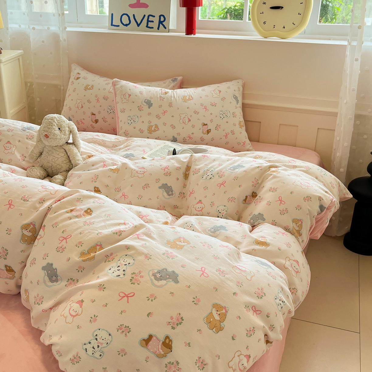 91家纺网 家纺一手货源 找家纺 吉象家纺 2025新款全棉牛奶绒印花四件套 棉绒-碎花狗狗