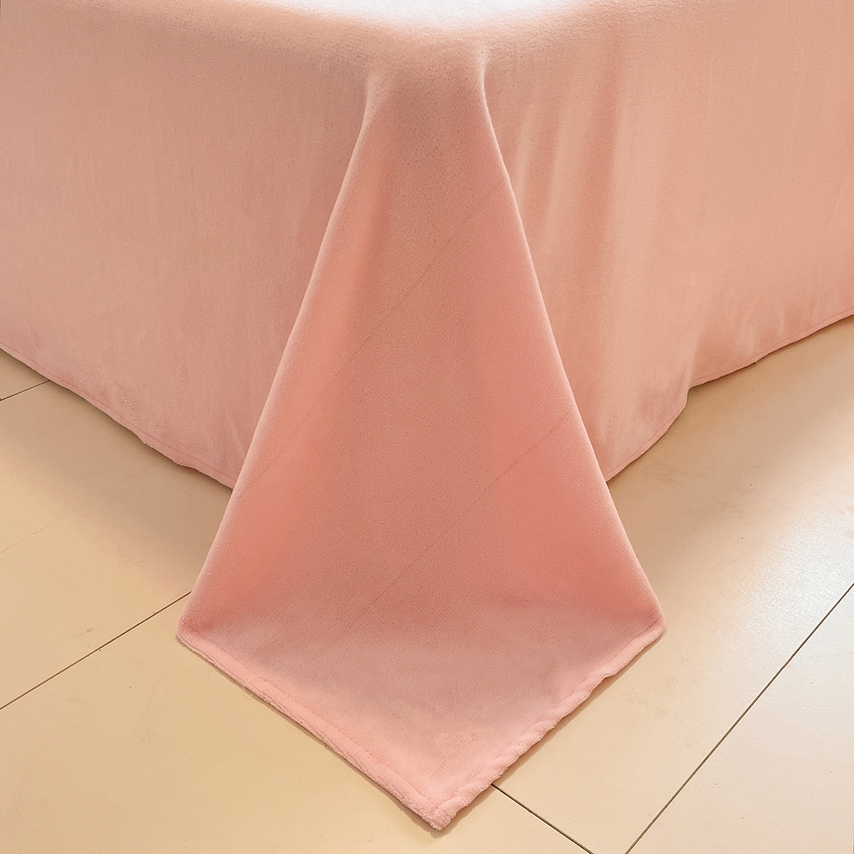 91家纺网 家纺一手货源 找家纺 吉象家纺 2025新款全棉牛奶绒印花四件套 棉绒-碎花小兔