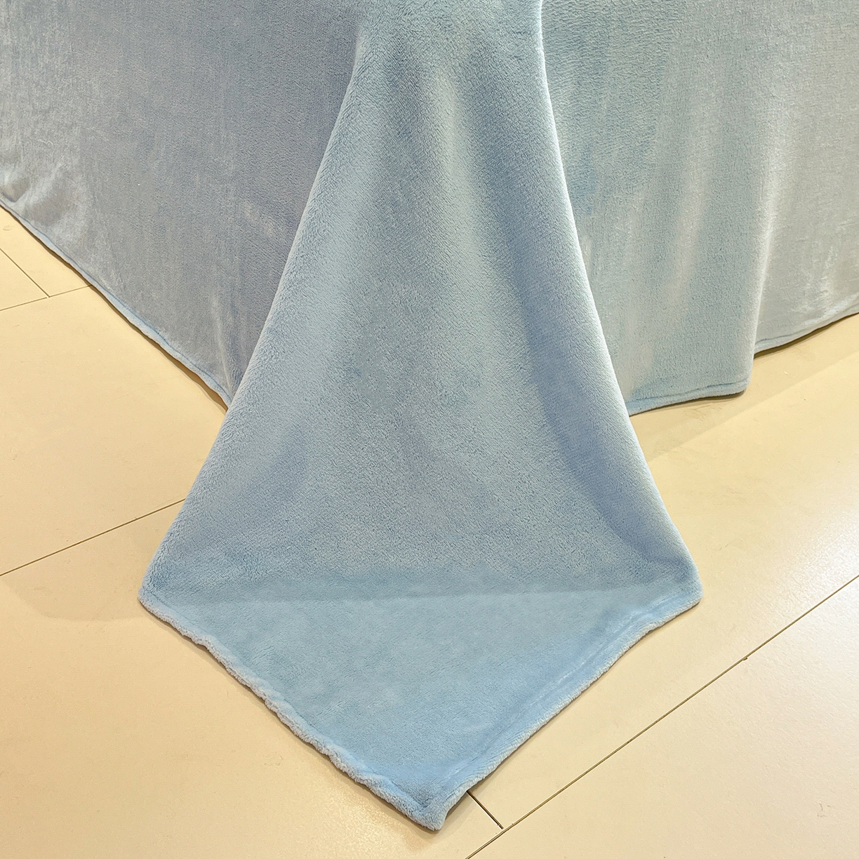 91家纺网 家纺一手货源 找家纺 吉象家纺 2025新款全棉牛奶绒印花四件套 棉绒-糖纸童年