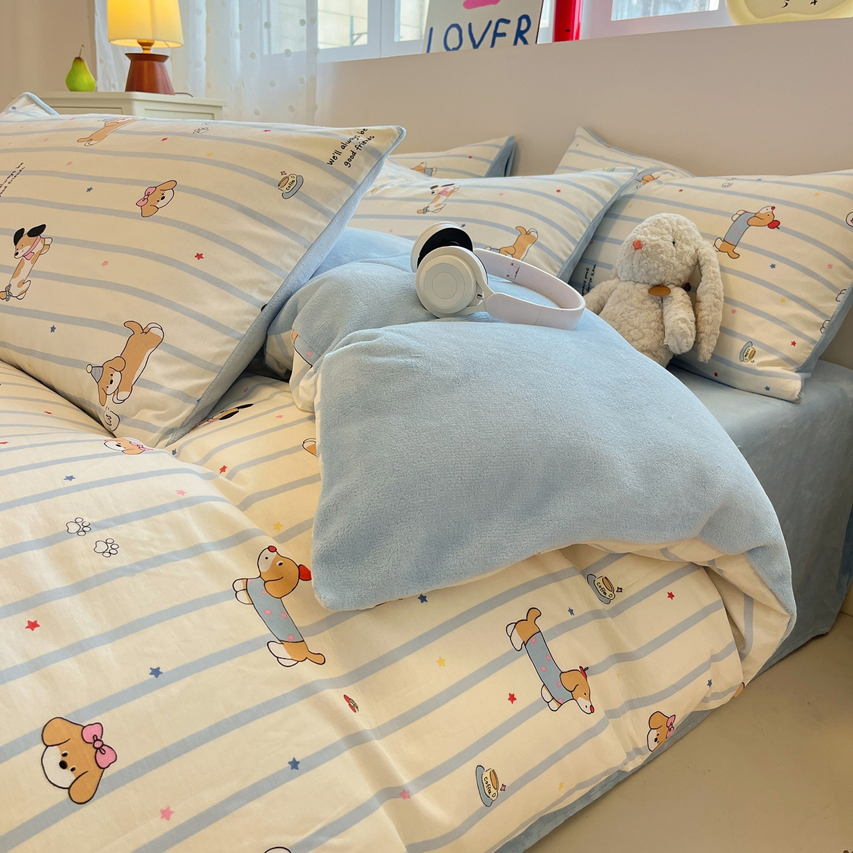 91家纺网 家纺一手货源 找家纺 吉象家纺 2025新款全棉牛奶绒印花四件套 棉绒-糖纸童年