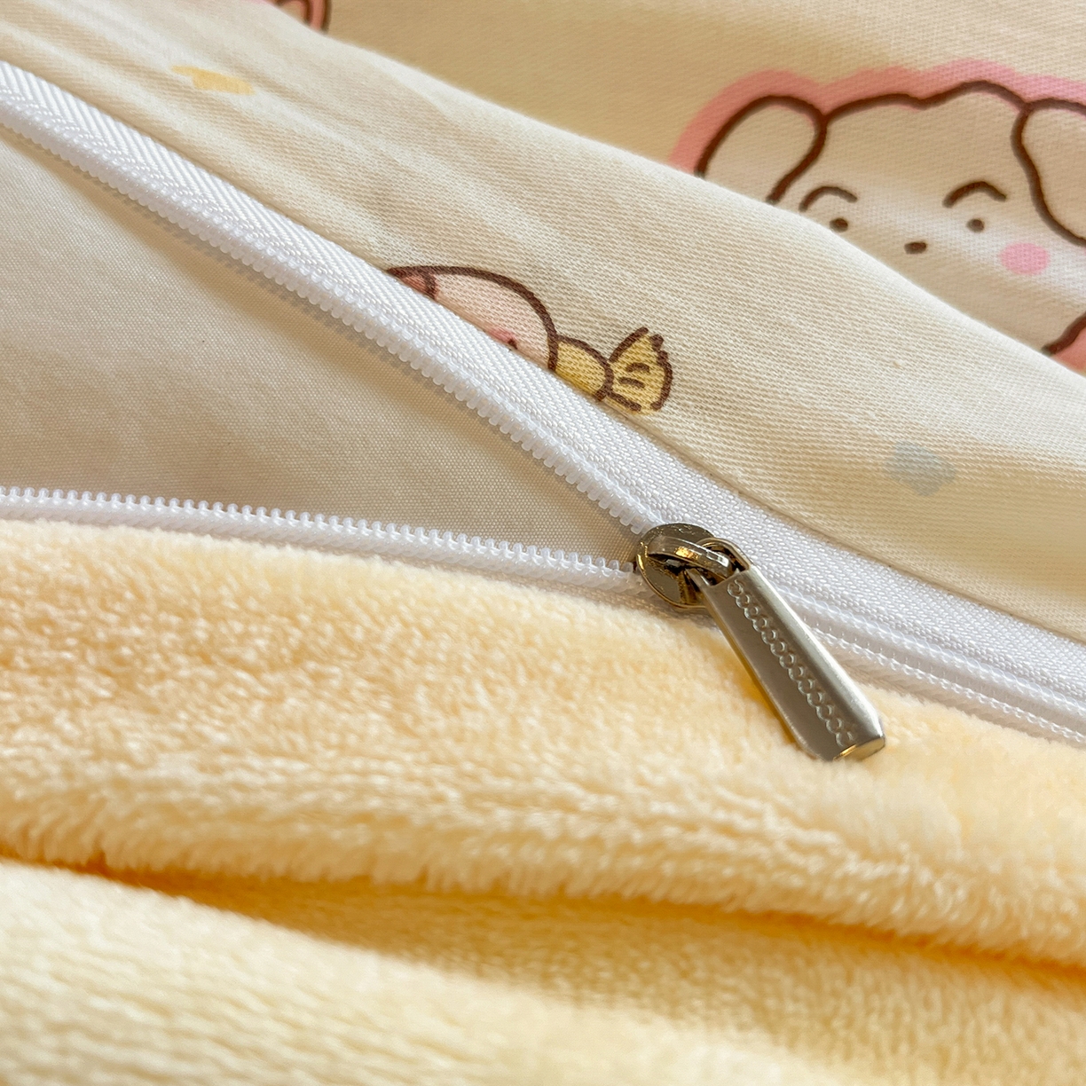 91家纺网 家纺一手货源 找家纺 吉象家纺 2025新款全棉牛奶绒印花四件套 棉绒-童趣萌新