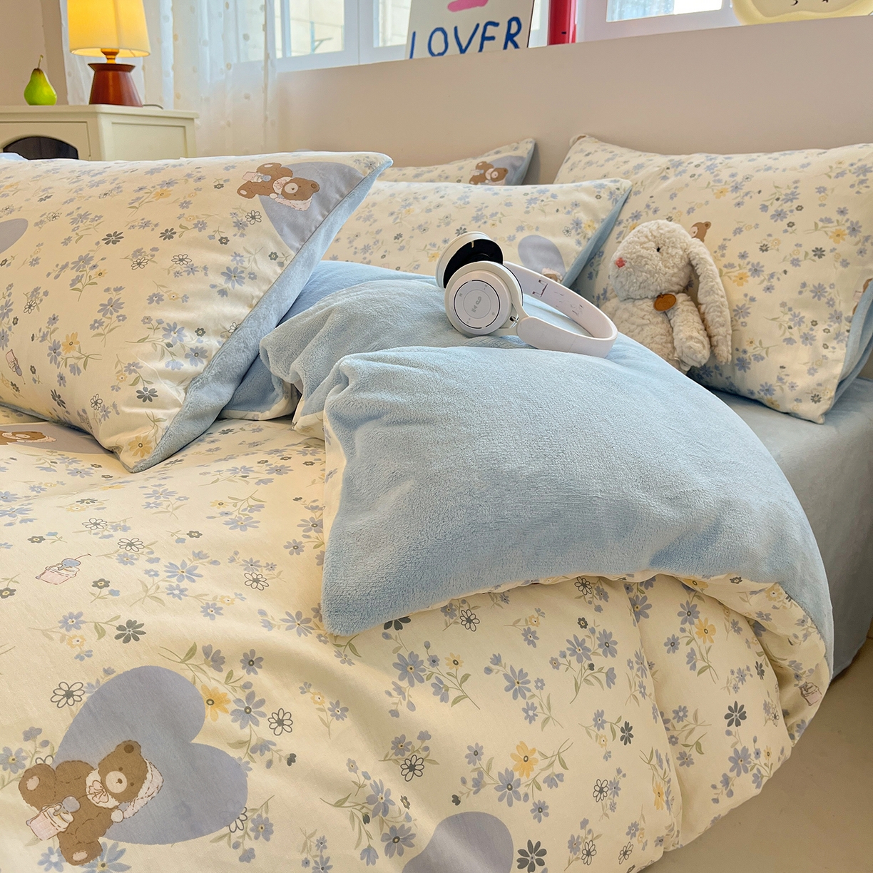 91家纺网 家纺一手货源 找家纺 吉象家纺 2025新款全棉牛奶绒印花四件套 棉绒-洋气泰迪