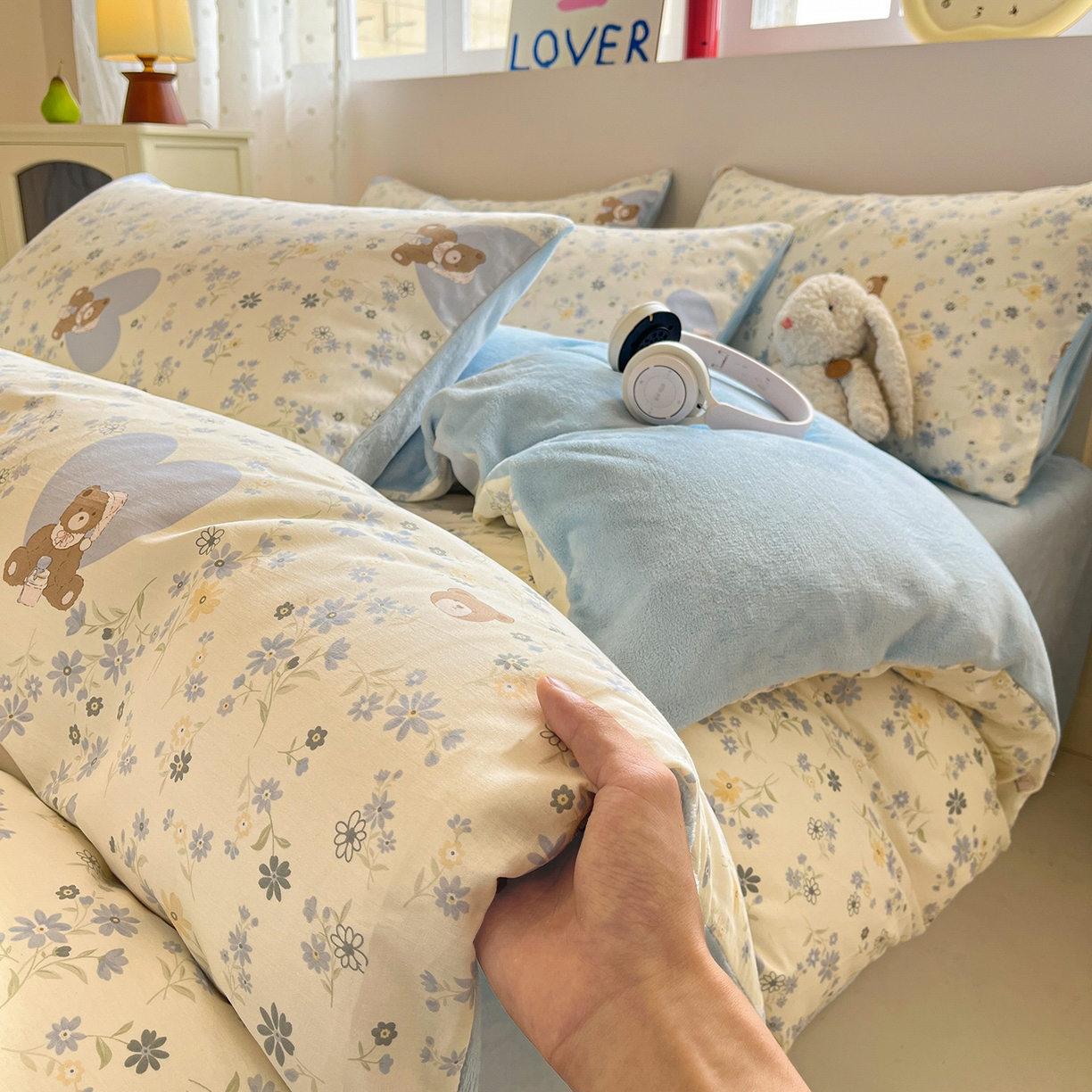 91家纺网 家纺一手货源 找家纺 吉象家纺 2025新款全棉牛奶绒印花四件套 棉绒-洋气泰迪