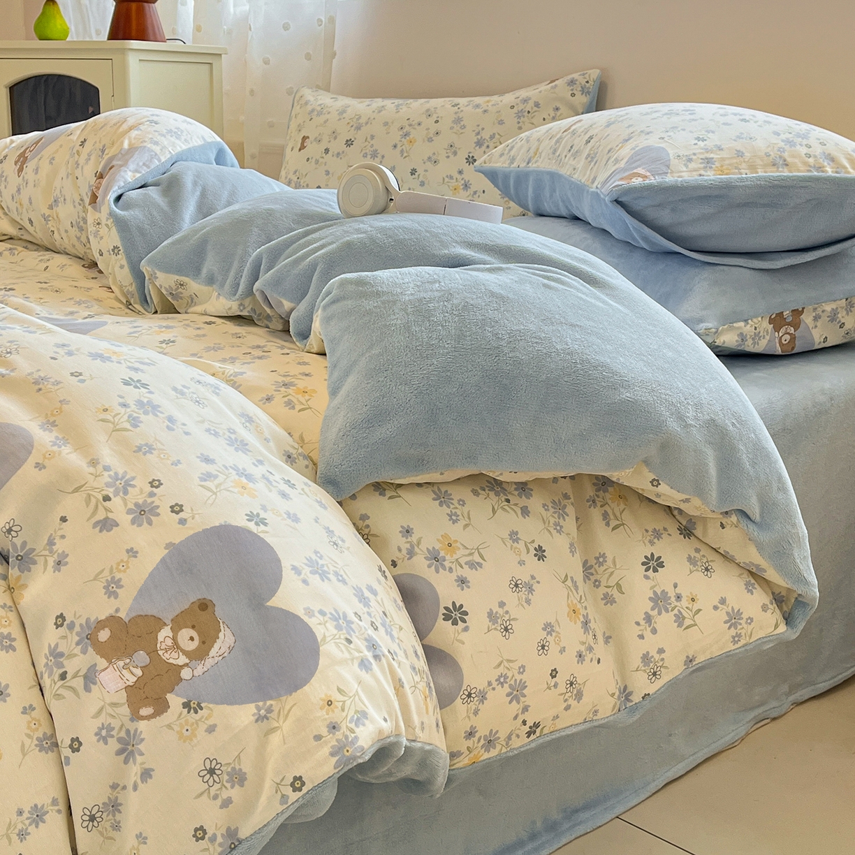 91家纺网 家纺一手货源 找家纺 吉象家纺 2025新款全棉牛奶绒印花四件套 棉绒-洋气泰迪