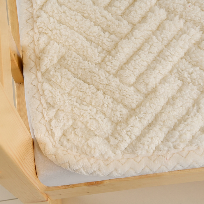 91家纺网 家纺一手货源 找家纺 （总）圣楚家纺 2025新款羊羔绒床垫床护垫-学生床