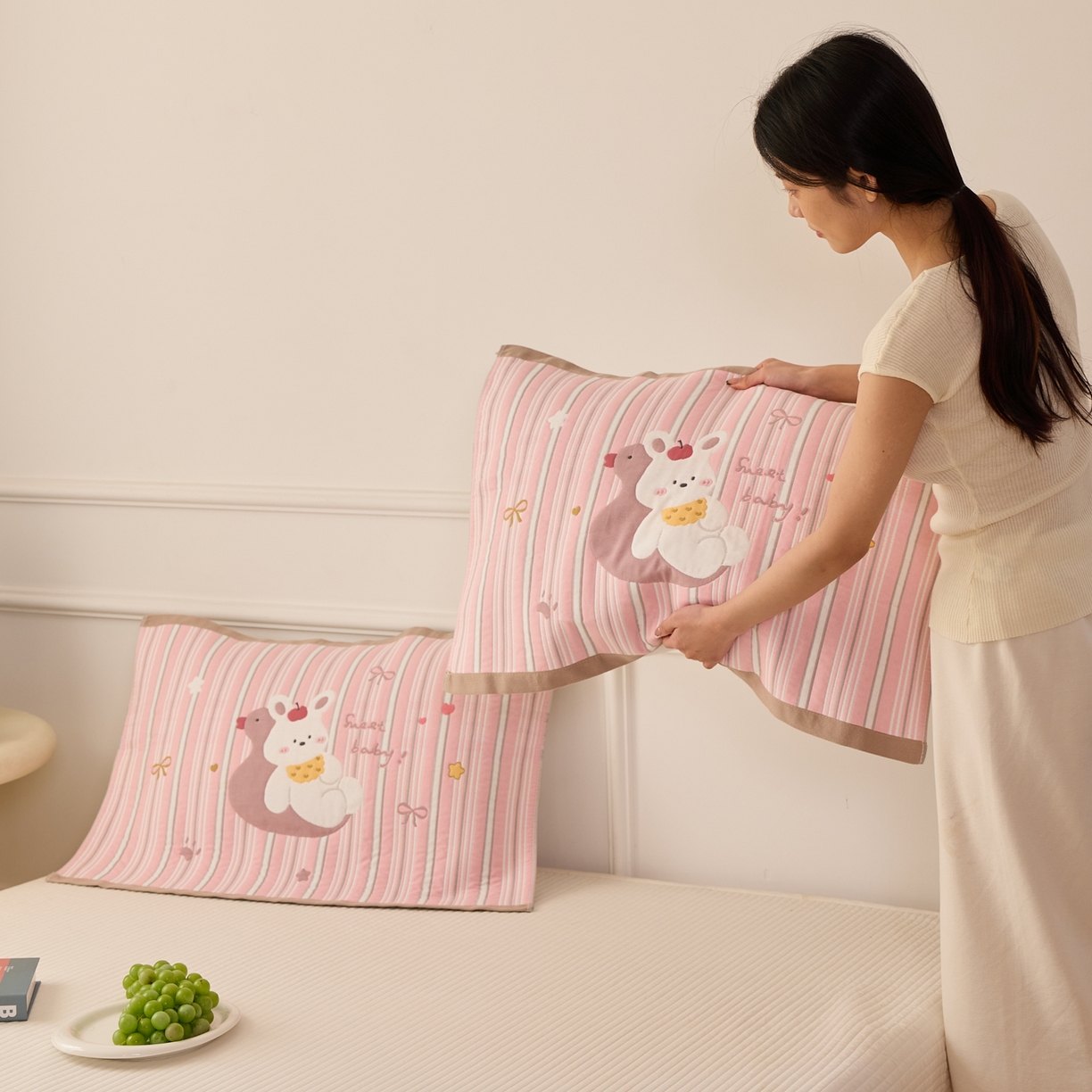 91家纺网 家纺一手货源 找家纺 （总）沐瑟家纺 2025新款卡通格子纯棉八层枕巾 （含质检报告）