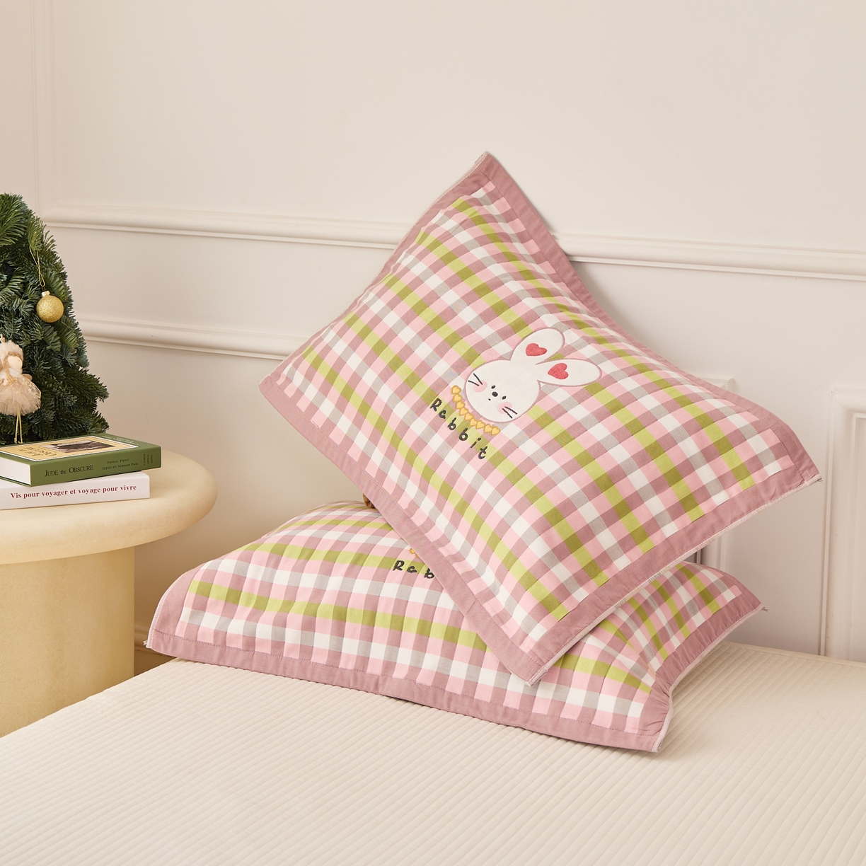 91家纺网 家纺一手货源 找家纺 沐瑟家纺 2025新款卡通格子纯棉八层枕巾（含质检报告） 爱心兔