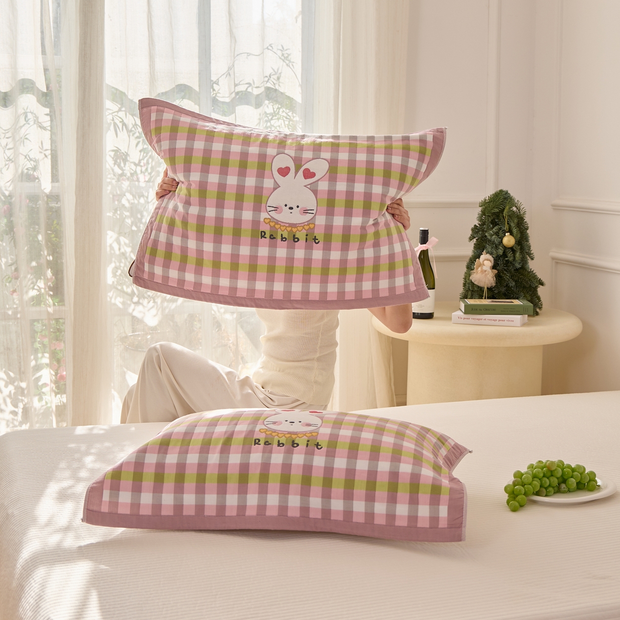 91家纺网 家纺一手货源 找家纺 沐瑟家纺 2025新款卡通格子纯棉八层枕巾（含质检报告） 爱心兔