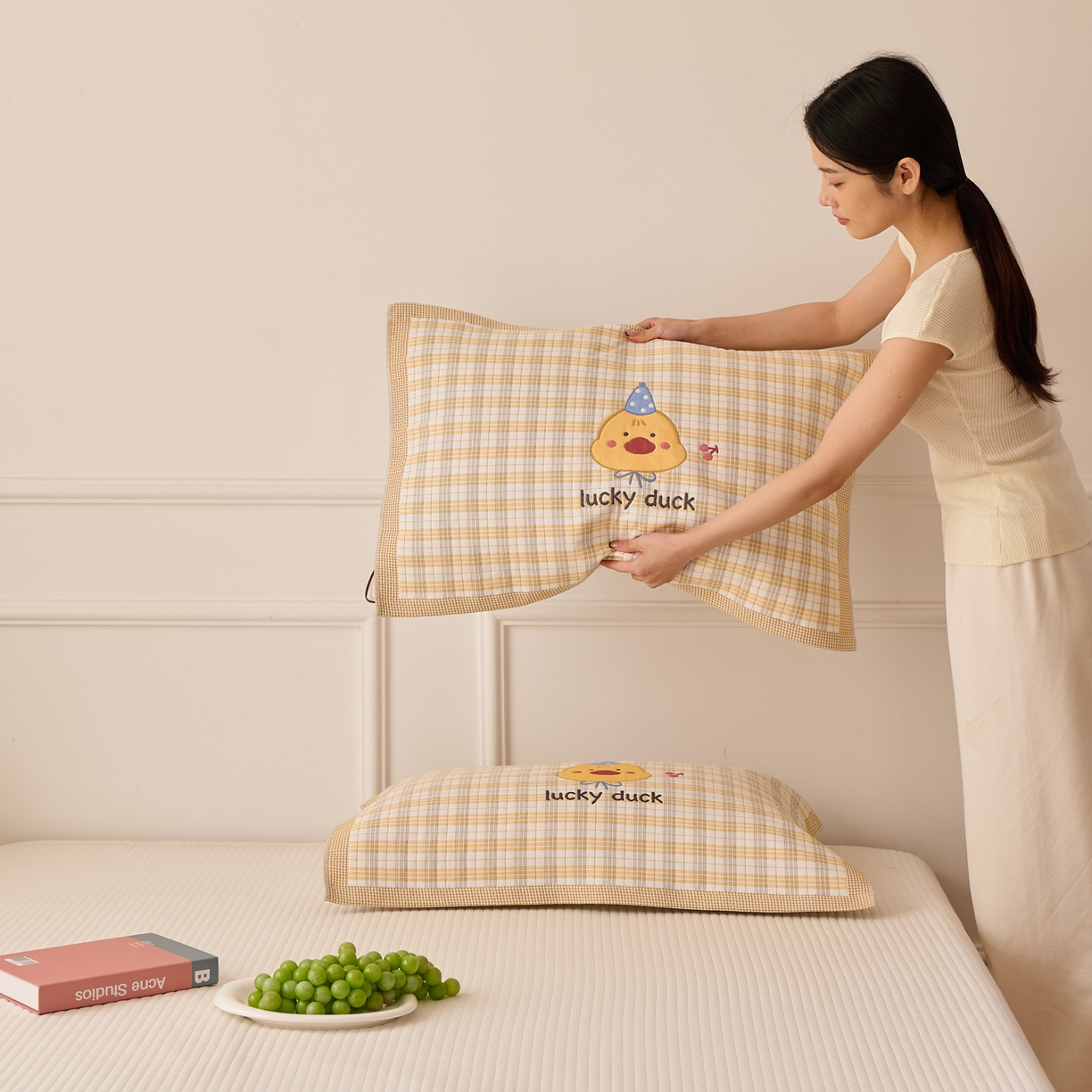 91家纺网 家纺一手货源 找家纺 沐瑟家纺 2025新款卡通格子纯棉八层枕巾（含质检报告） 橙小鸭