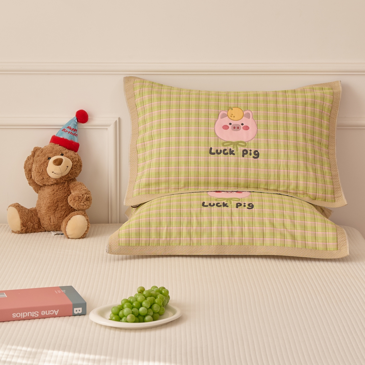 91家纺网 家纺一手货源 找家纺 沐瑟家纺 2025新款卡通格子纯棉八层枕巾（含质检报告） 橙小猪