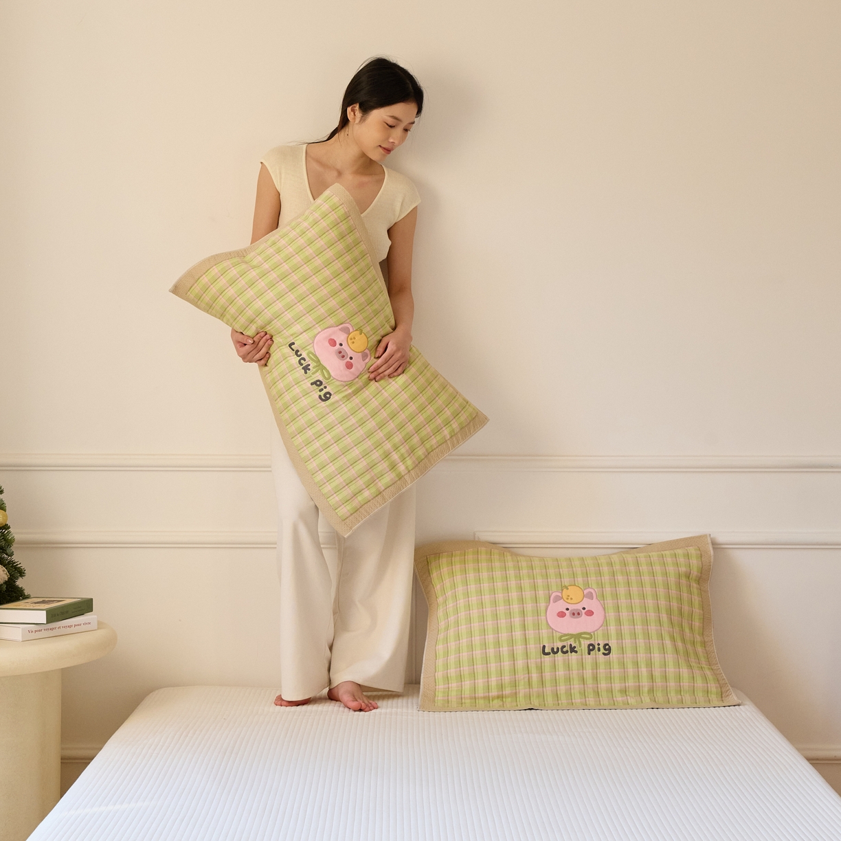 91家纺网 家纺一手货源 找家纺 沐瑟家纺 2025新款卡通格子纯棉八层枕巾（含质检报告） 橙小猪