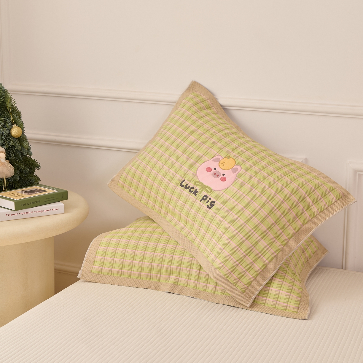 91家纺网 家纺一手货源 找家纺 沐瑟家纺 2025新款卡通格子纯棉八层枕巾（含质检报告） 橙小猪