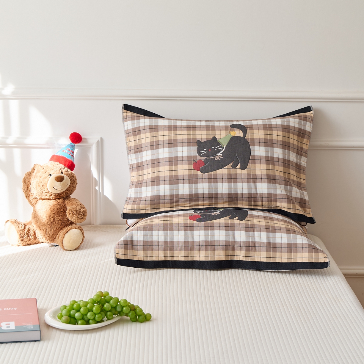 91家纺网 家纺一手货源 找家纺 沐瑟家纺 2025新款卡通格子纯棉八层枕巾（含质检报告） 给予猫