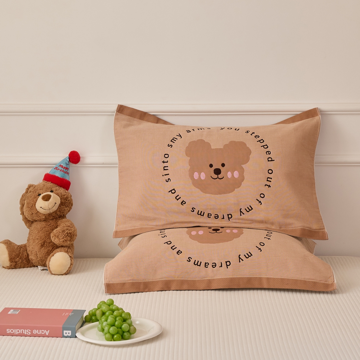 91家纺网 家纺一手货源 找家纺 沐瑟家纺 2025新款卡通格子纯棉八层枕巾（含质检报告） 快乐熊