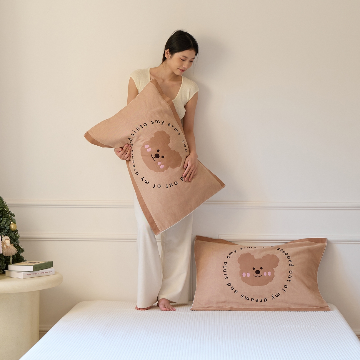 91家纺网 家纺一手货源 找家纺 沐瑟家纺 2025新款卡通格子纯棉八层枕巾（含质检报告） 快乐熊