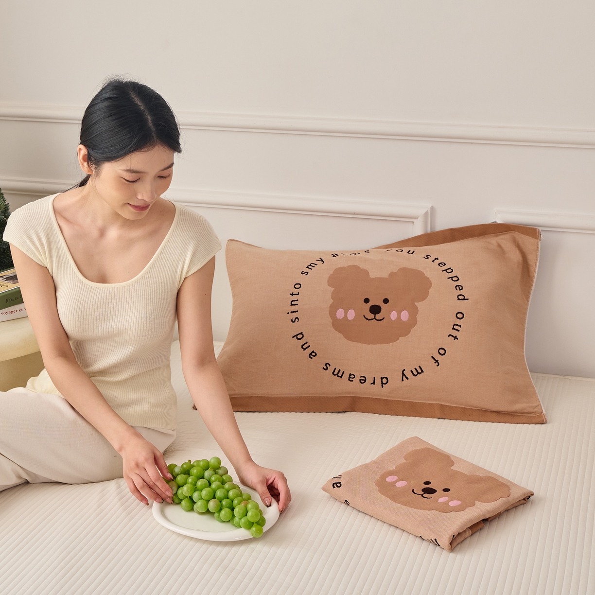 91家纺网 家纺一手货源 找家纺 沐瑟家纺 2025新款卡通格子纯棉八层枕巾（含质检报告） 快乐熊