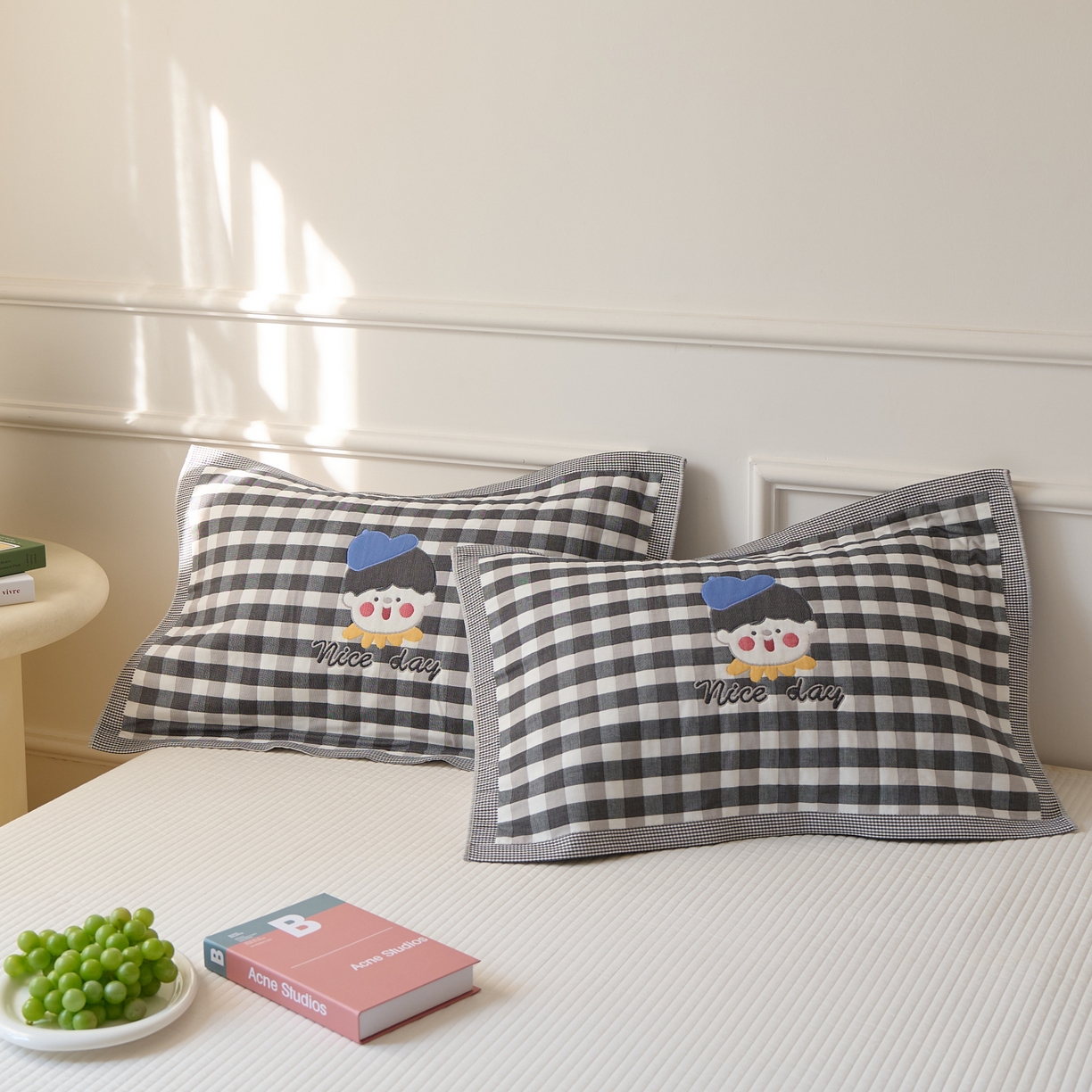 91家纺网 家纺一手货源 找家纺 沐瑟家纺 2025新款卡通格子纯棉八层枕巾（含质检报告） 球帽男孩