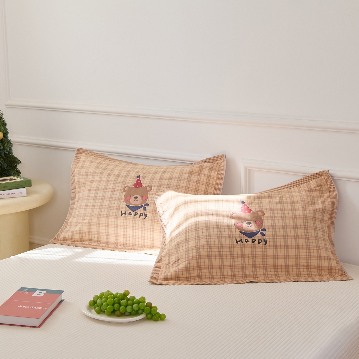 91家纺网 家纺一手货源 找家纺 沐瑟家纺 2025新款卡通格子纯棉八层枕巾（含质检报告） 圣诞熊