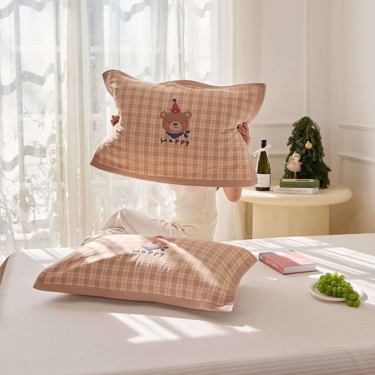 91家纺网 家纺一手货源 找家纺 沐瑟家纺 2025新款卡通格子纯棉八层枕巾（含质检报告） 圣诞熊