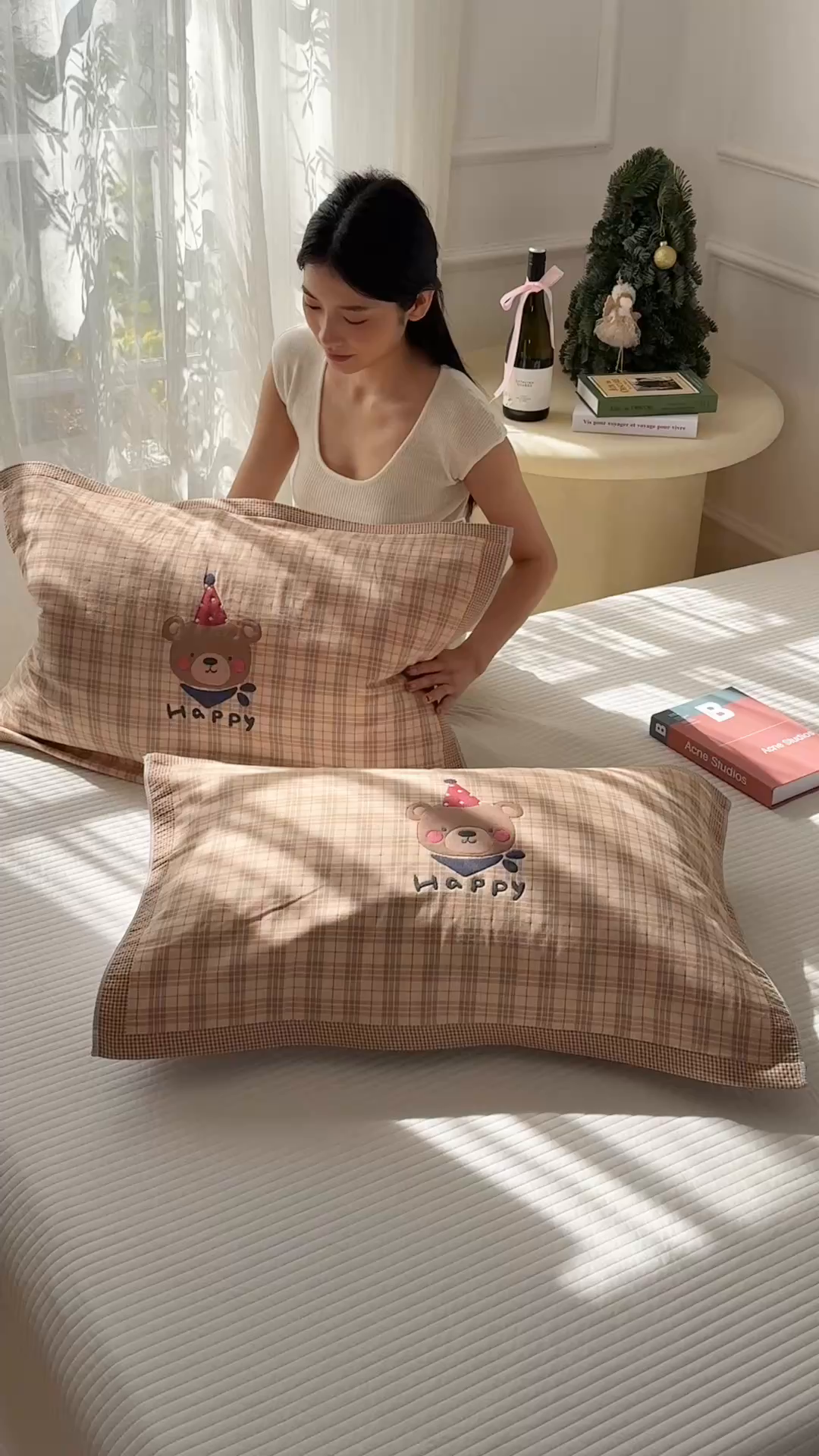 91家纺网 家纺一手货源 找家纺 沐瑟家纺 2025新款卡通格子纯棉八层枕巾（含质检报告） 圣诞熊