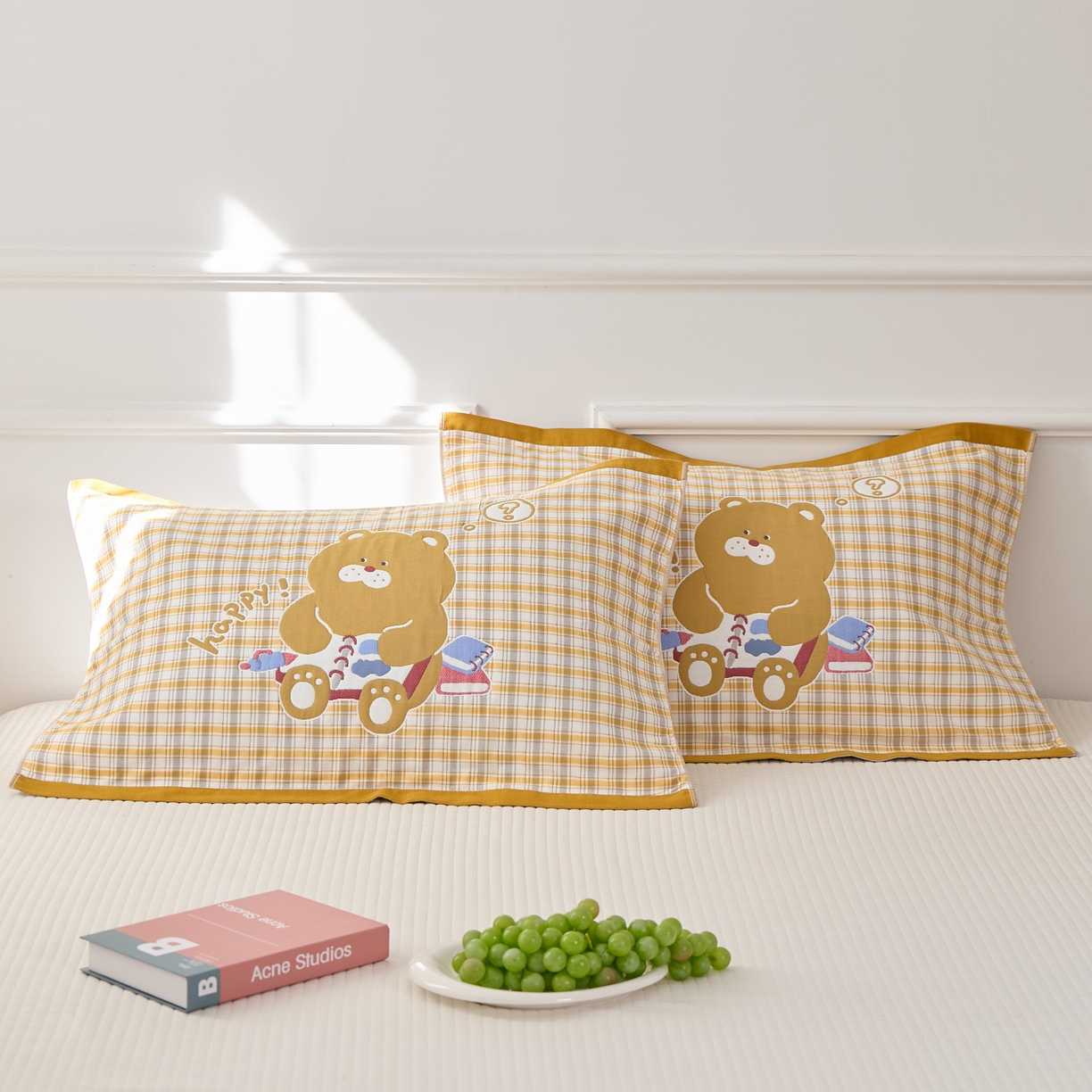 91家纺网 家纺一手货源 找家纺 沐瑟家纺 2025新款卡通格子纯棉八层枕巾（含质检报告） 小黄熊