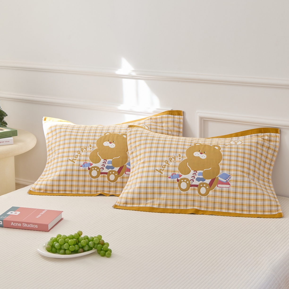 91家纺网 家纺一手货源 找家纺 沐瑟家纺 2025新款卡通格子纯棉八层枕巾（含质检报告） 小黄熊