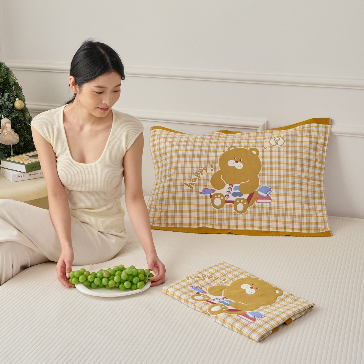 91家纺网 家纺一手货源 找家纺 沐瑟家纺 2025新款卡通格子纯棉八层枕巾（含质检报告） 小黄熊