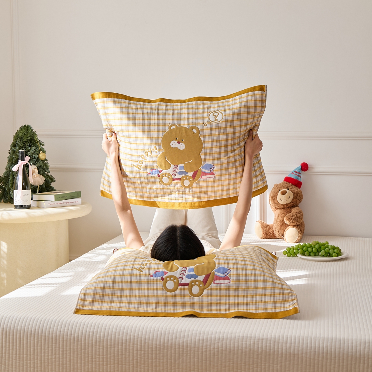 91家纺网 家纺一手货源 找家纺 沐瑟家纺 2025新款卡通格子纯棉八层枕巾（含质检报告） 小黄熊