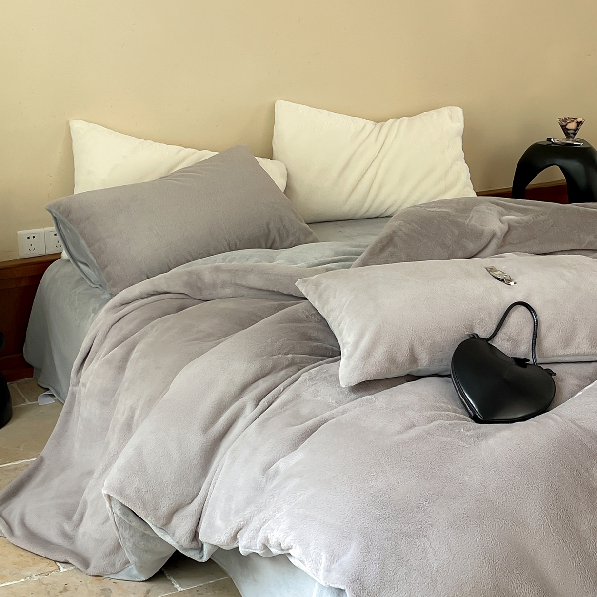 ONE TWO ONE 121 2025秋冬新款纯色双拼兔毛绒牛奶绒床上用品被套床单枕套四件套被子床垫褥子被芯毛毯 （会员：-10元） 安娜-灰咖