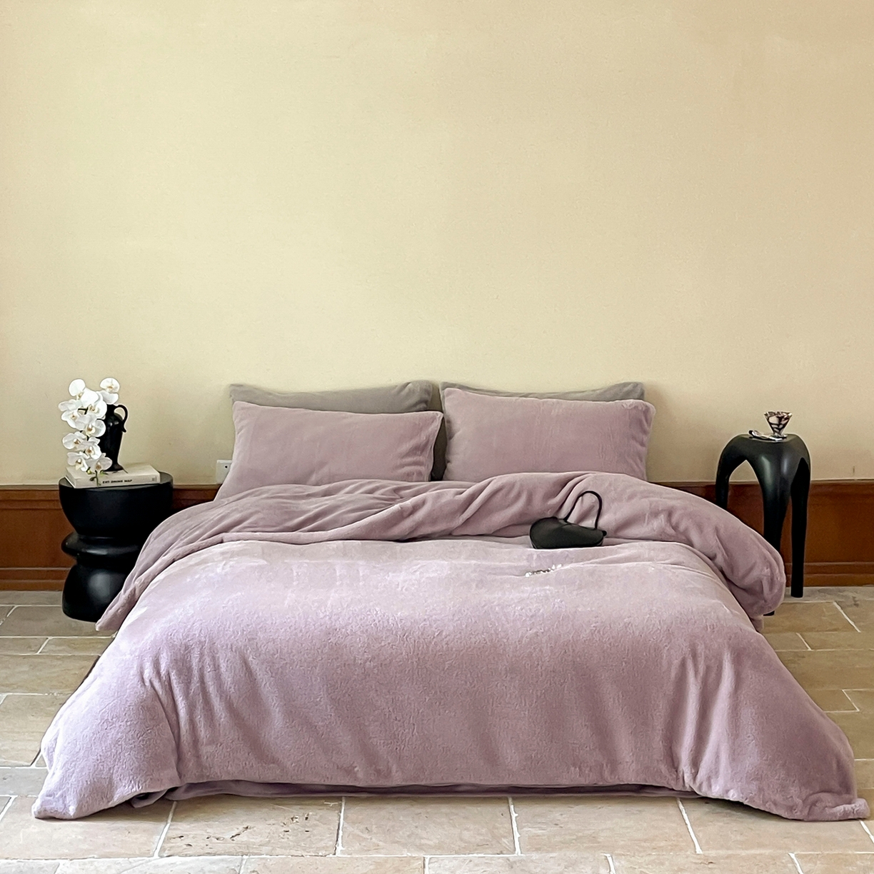 91家纺网 家纺一手货源 找家纺 ONE TWO ONE 121 2025秋冬新款纯色双拼兔毛绒牛奶绒床上用品被套床单枕套四件套被子床垫褥子被芯毛毯 （会员：-10元） 安娜-云紫