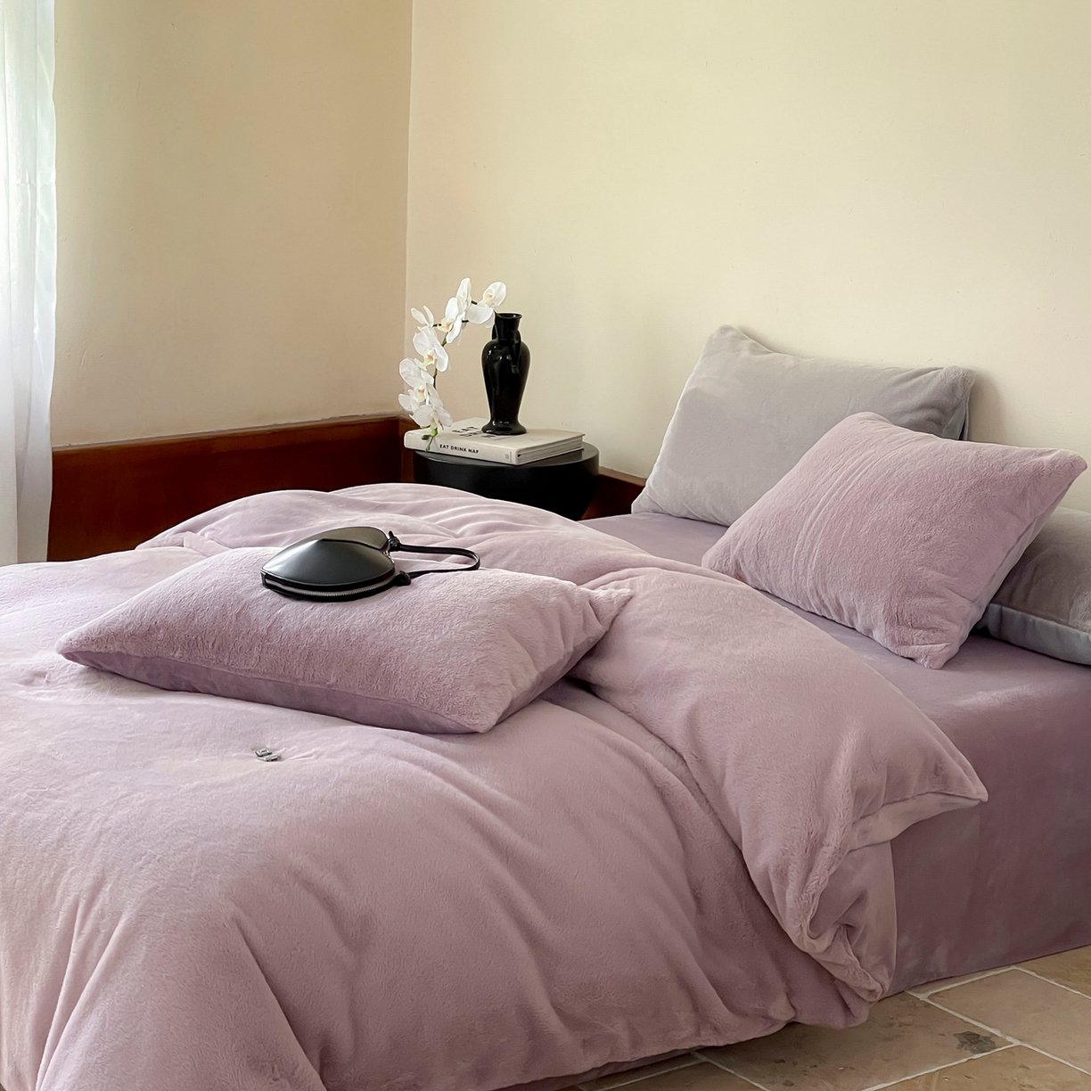 91家纺网 家纺一手货源 找家纺 ONE TWO ONE 121 2025秋冬新款纯色双拼兔毛绒牛奶绒床上用品被套床单枕套四件套被子床垫褥子被芯毛毯 （会员：-10元） 安娜-云紫