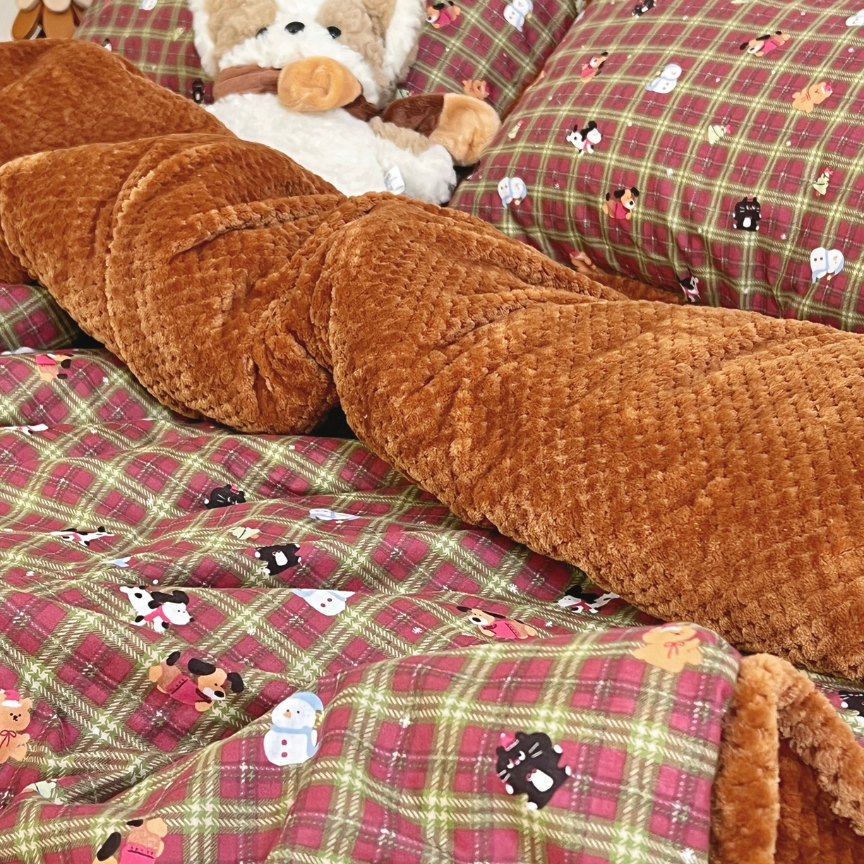 91家纺网 家纺一手货源 找家纺 荣轩 2025秋冬必备新品棉加绒华夫格提花绒工艺款四件套（铺床版） 玛奇朵