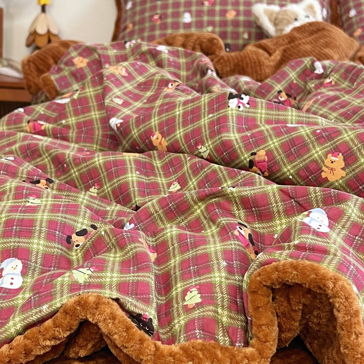 91家纺网 家纺一手货源 找家纺 荣轩 2025秋冬必备新品棉加绒华夫格提花绒工艺款四件套（铺床版） 玛奇朵