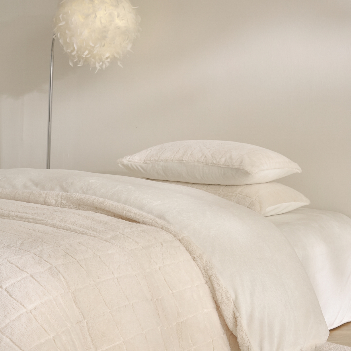 91家纺网 家纺一手货源 找家纺 （总）ONE TWO ONE 121 2025秋冬新款纯色双拼兔毛绒牛奶绒床上用品被套床单枕套四件套被子床垫褥子被芯毛毯 （会员：-10元）