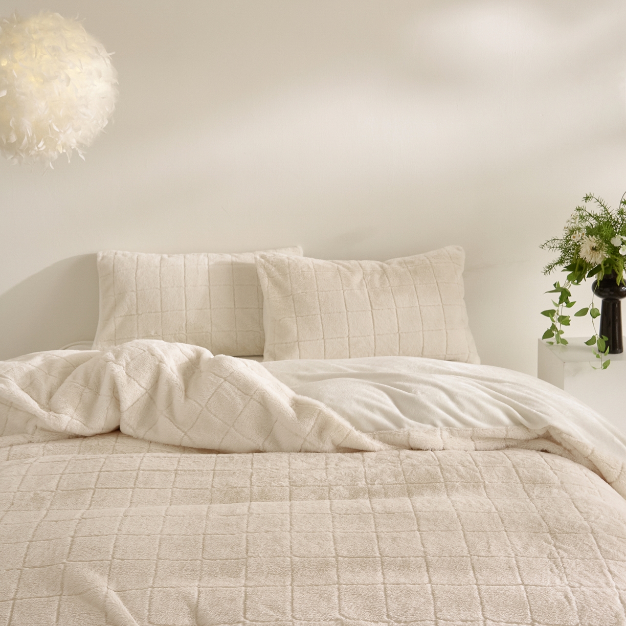 91家纺网 家纺一手货源 找家纺 （总）ONE TWO ONE 121 2025秋冬新款纯色双拼兔毛绒牛奶绒床上用品被套床单枕套四件套被子床垫褥子被芯毛毯 （会员：-10元）