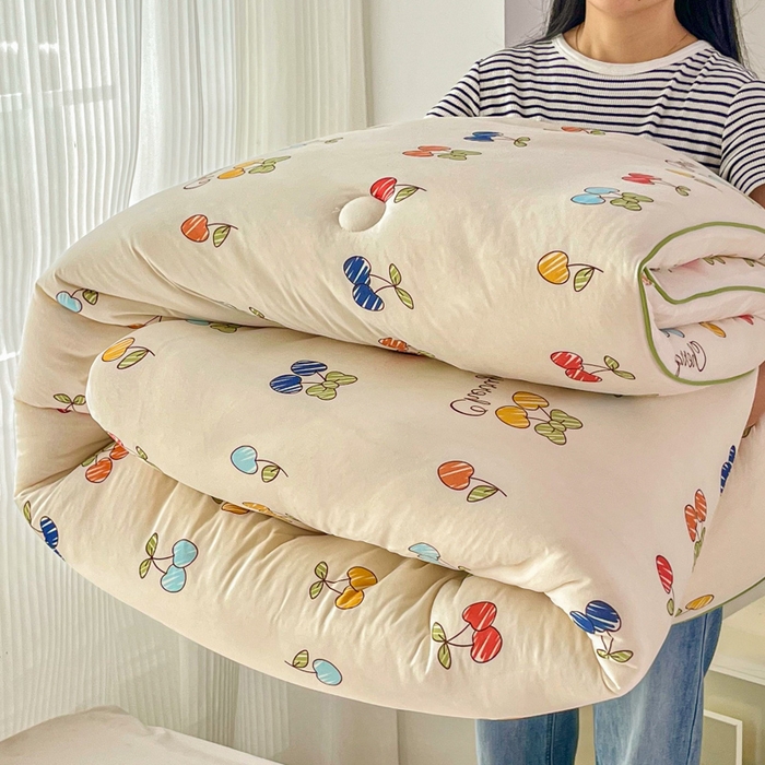 91家纺网 家纺一手货源 找家纺 小叮当家纺仓储工厂店 2025新款母婴级宝宝被子豆豆绒牛奶针织棉被子儿童被子豆豆被大豆被春秋被秋冬被 樱桃画