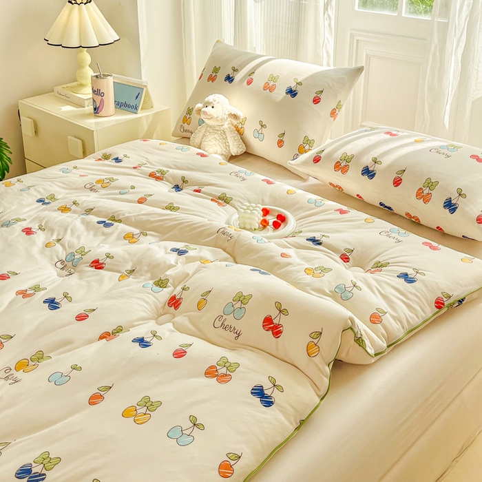 91家纺网 家纺一手货源 找家纺 小叮当家纺仓储工厂店 2025新款母婴级宝宝被子豆豆绒牛奶针织棉被子儿童被子豆豆被大豆被春秋被秋冬被 樱桃画