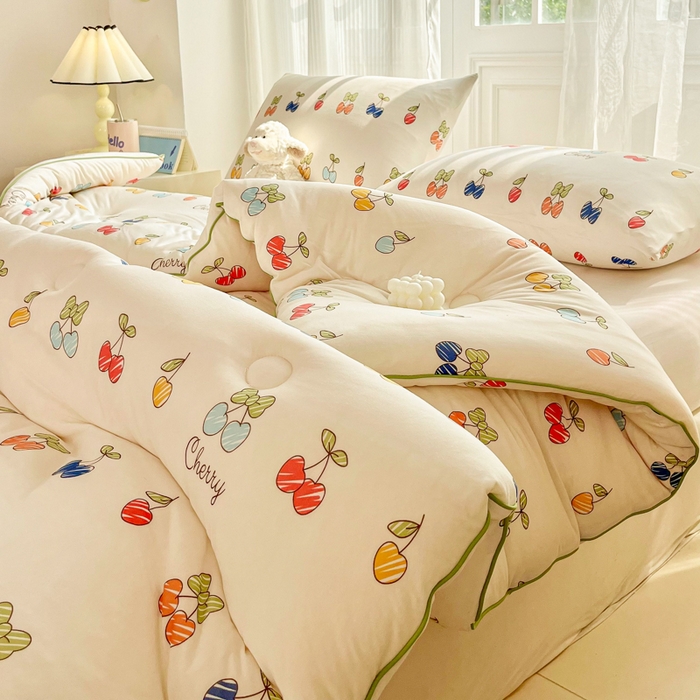 91家纺网 家纺一手货源 找家纺 小叮当家纺仓储工厂店 2025新款母婴级宝宝被子豆豆绒牛奶针织棉被子儿童被子豆豆被大豆被春秋被秋冬被 樱桃画