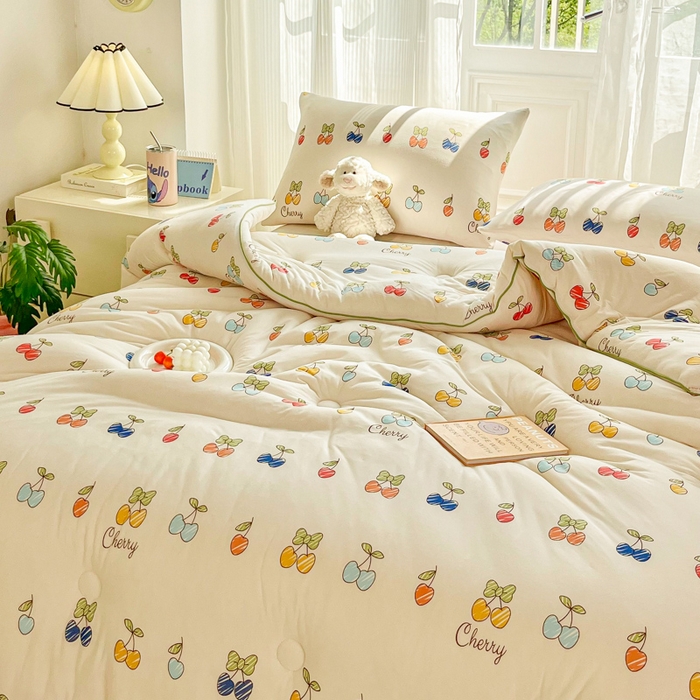 91家纺网 家纺一手货源 找家纺 小叮当家纺仓储工厂店 2025新款母婴级宝宝被子豆豆绒牛奶针织棉被子儿童被子豆豆被大豆被春秋被秋冬被 樱桃画