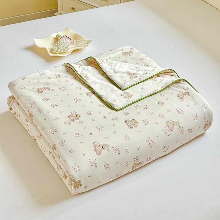 91家纺网 家纺一手货源 找家纺 小叮当家纺仓储工厂店 2025新款母婴级宝宝被子豆豆绒牛奶针织棉被子儿童被子豆豆被大豆被春秋被秋冬被 牛奶针织被-熊兔恋记