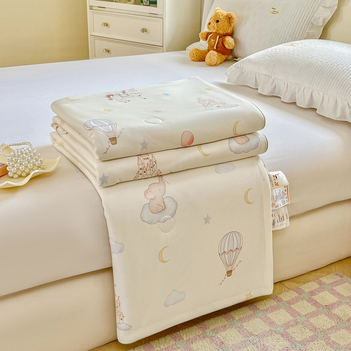 91家纺网 家纺一手货源 找家纺 小叮当家纺仓储工厂店 2025新款母婴级宝宝被子豆豆绒牛奶针织棉被子儿童被子豆豆被大豆被春秋被秋冬被 牛奶针织被-梦幻岛