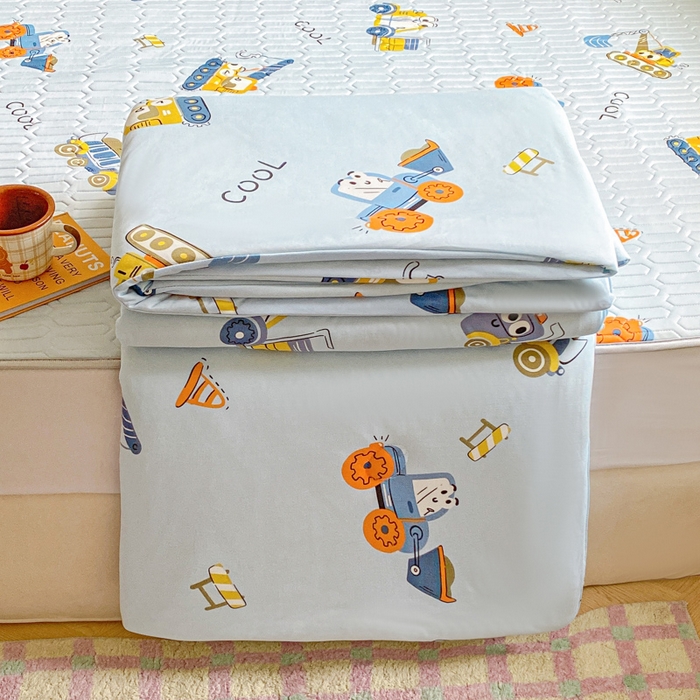 91家纺网 家纺一手货源 找家纺 小叮当家纺仓储工厂店 2025新款母婴级宝宝被子豆豆绒牛奶针织棉被子儿童被子豆豆被大豆被春秋被秋冬被 牛奶针织被-工程车