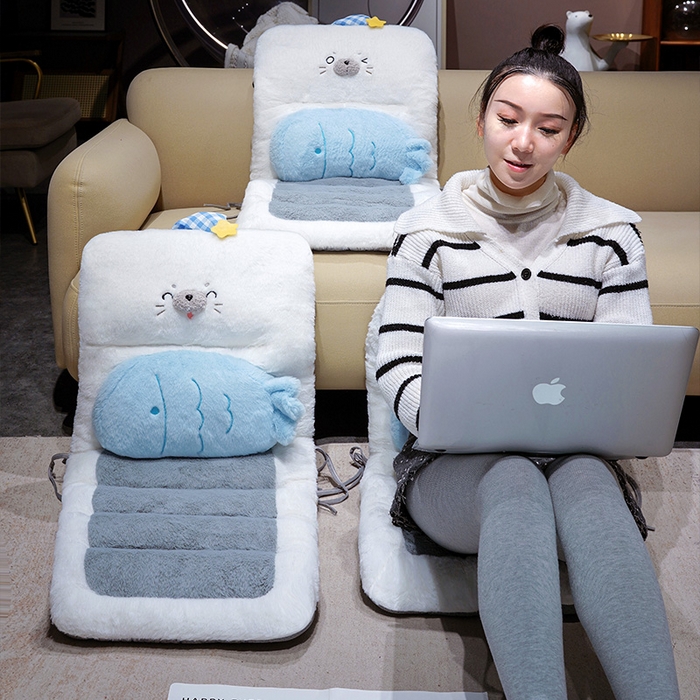 91家纺网 家纺一手货源 找家纺 仟亿莱 2025新款萌萌海豹护腰连体坐垫 组合图仅做展示不可下单