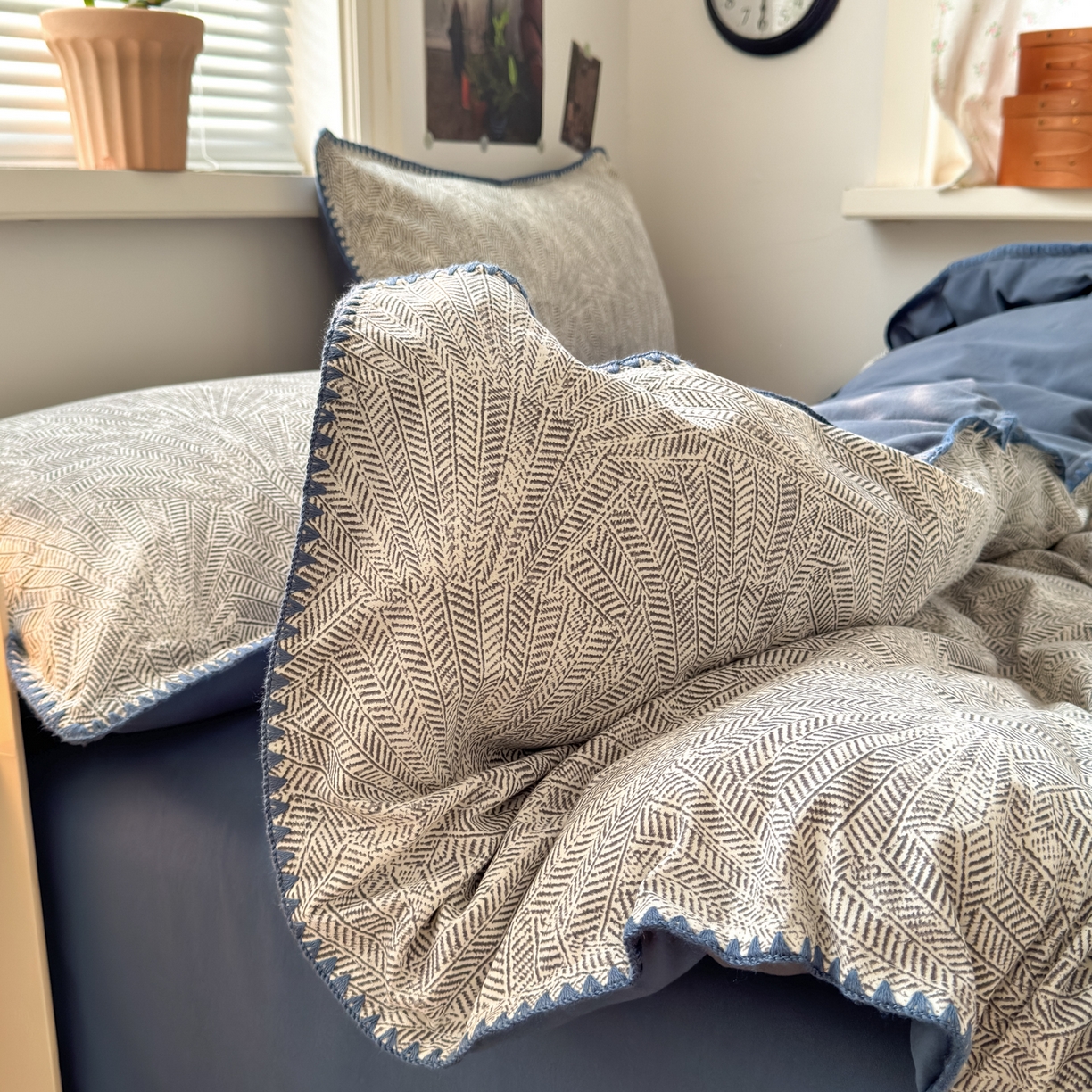 91家纺网 家纺一手货源 找家纺 小叮当家纺仓储工厂店 (买家秀 爆款花型 不断货)2025秋冬新款全棉纯棉加厚磨毛贝壳边工艺款四件套 南音蓝