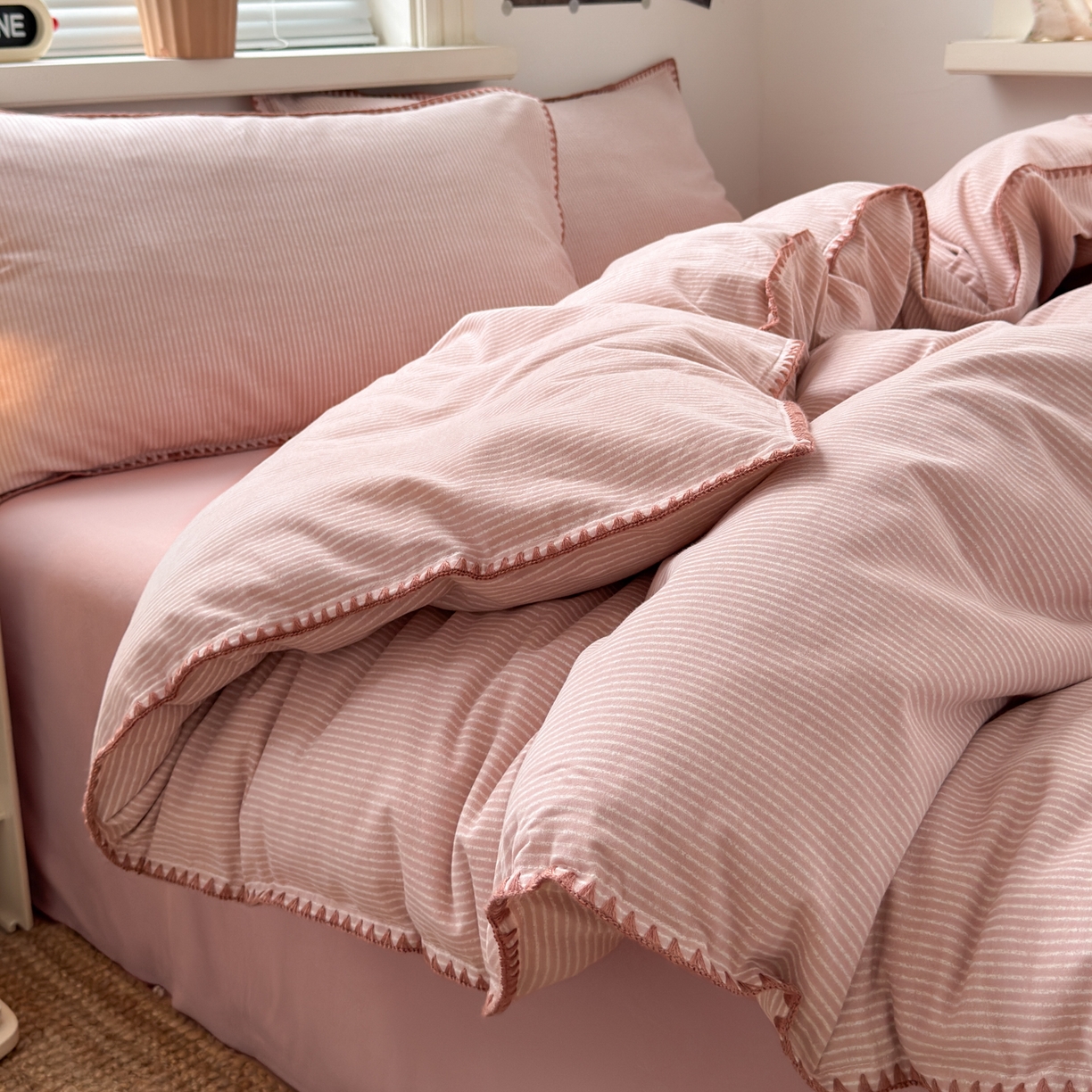 91家纺网 家纺一手货源 找家纺 小叮当家纺仓储工厂店 (买家秀 爆款花型 不断货)2025秋冬新款全棉纯棉加厚磨毛贝壳边工艺款四件套 森系粉