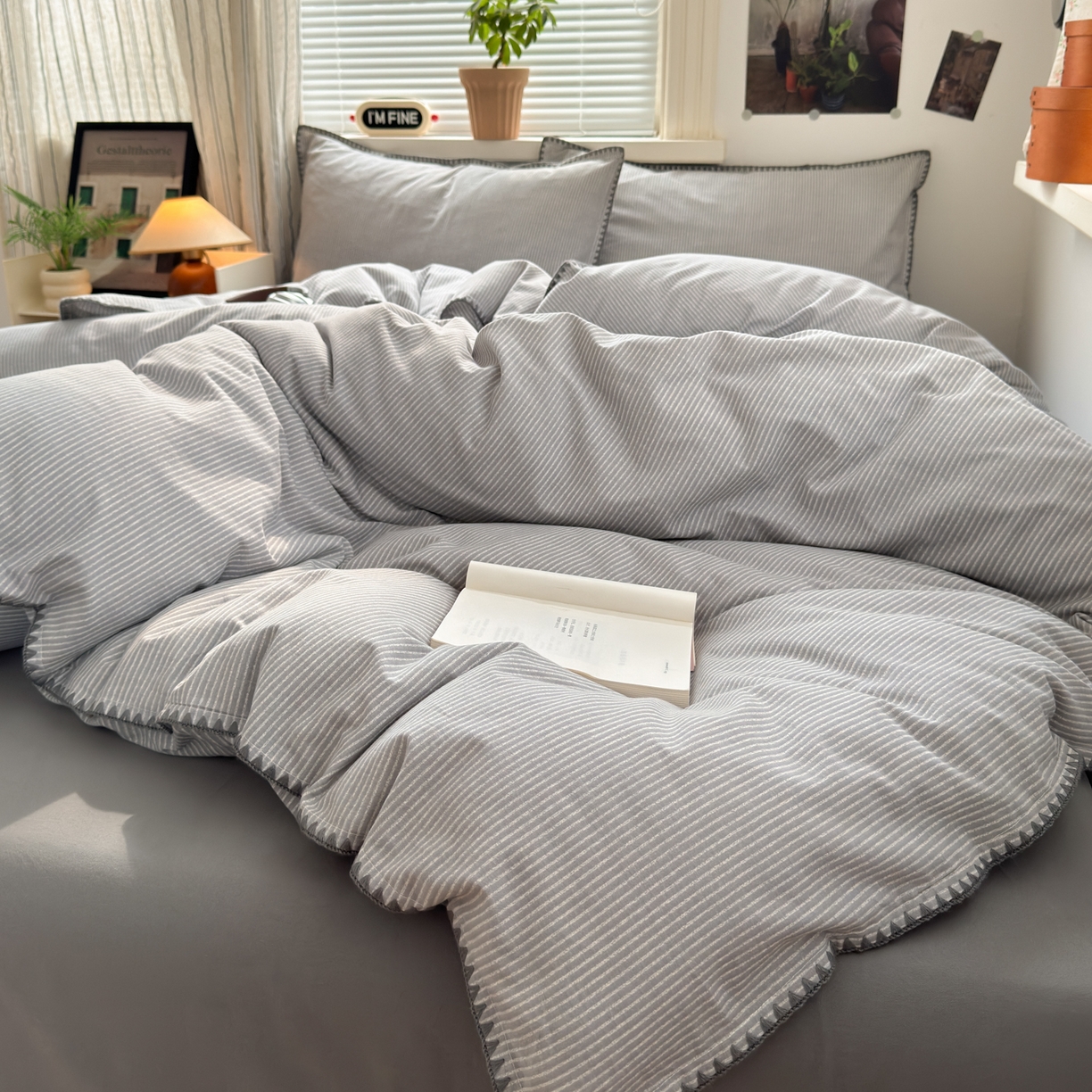 91家纺网 家纺一手货源 找家纺 小叮当家纺仓储工厂店 (买家秀 爆款花型 不断货)2025秋冬新款全棉纯棉加厚磨毛贝壳边工艺款四件套 森系灰