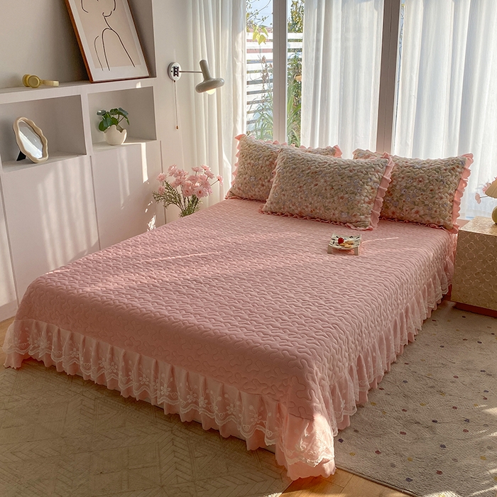 91家纺网 家纺一手货源 找家纺 钰锦珀家纺 2025新款高克重牛奶绒蕾丝双层花边床盖四件套床盖三件套 梦境花语