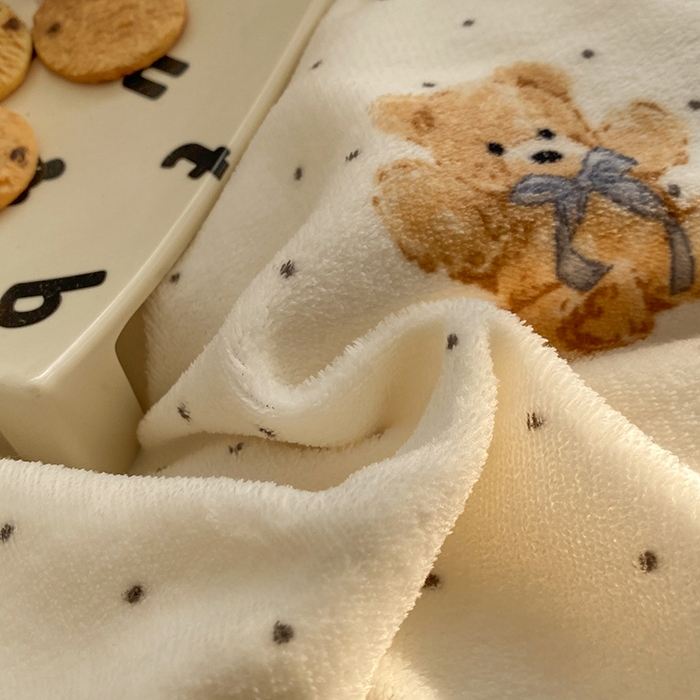 91家纺网 家纺一手货源 找家纺 钰锦珀家纺 2025新款高克重牛奶绒蕾丝双层花边床盖四件套床盖三件套 星空熊仔